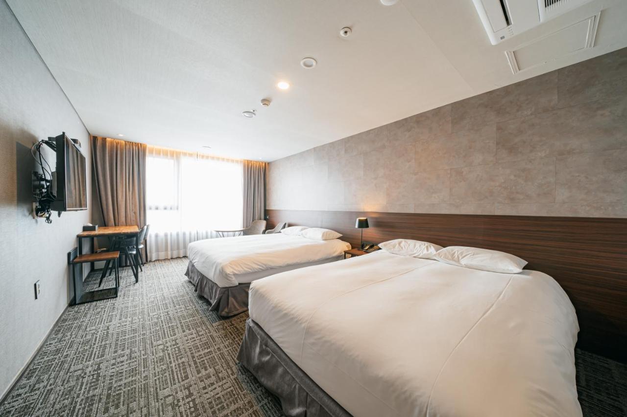 Hotel With City Jeju Dış mekan fotoğraf