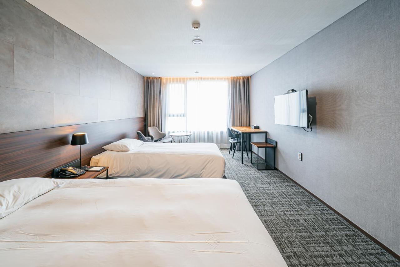 Hotel With City Jeju Dış mekan fotoğraf
