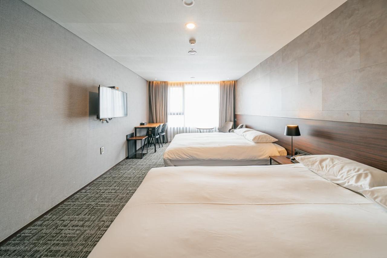 Hotel With City Jeju Dış mekan fotoğraf