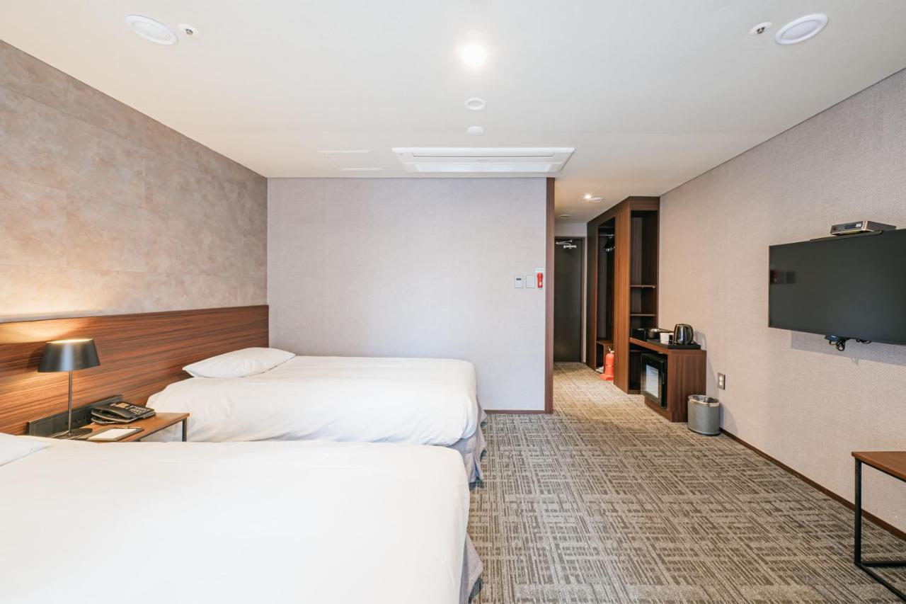 Hotel With City Jeju Dış mekan fotoğraf